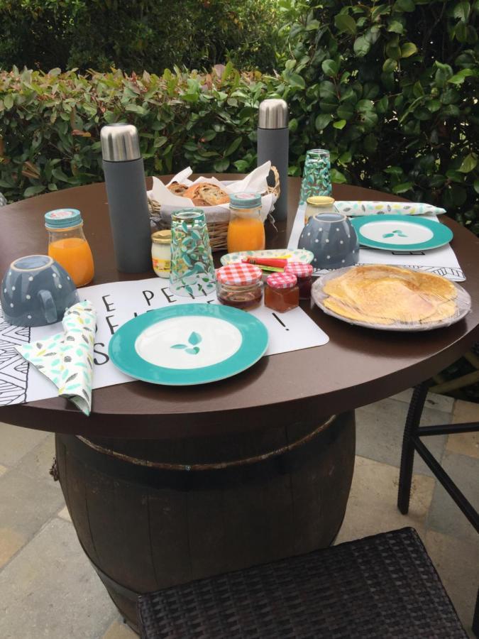 Les Pins Perdus Bed & Breakfast Saint-Ciers-d'Abzac Luaran gambar