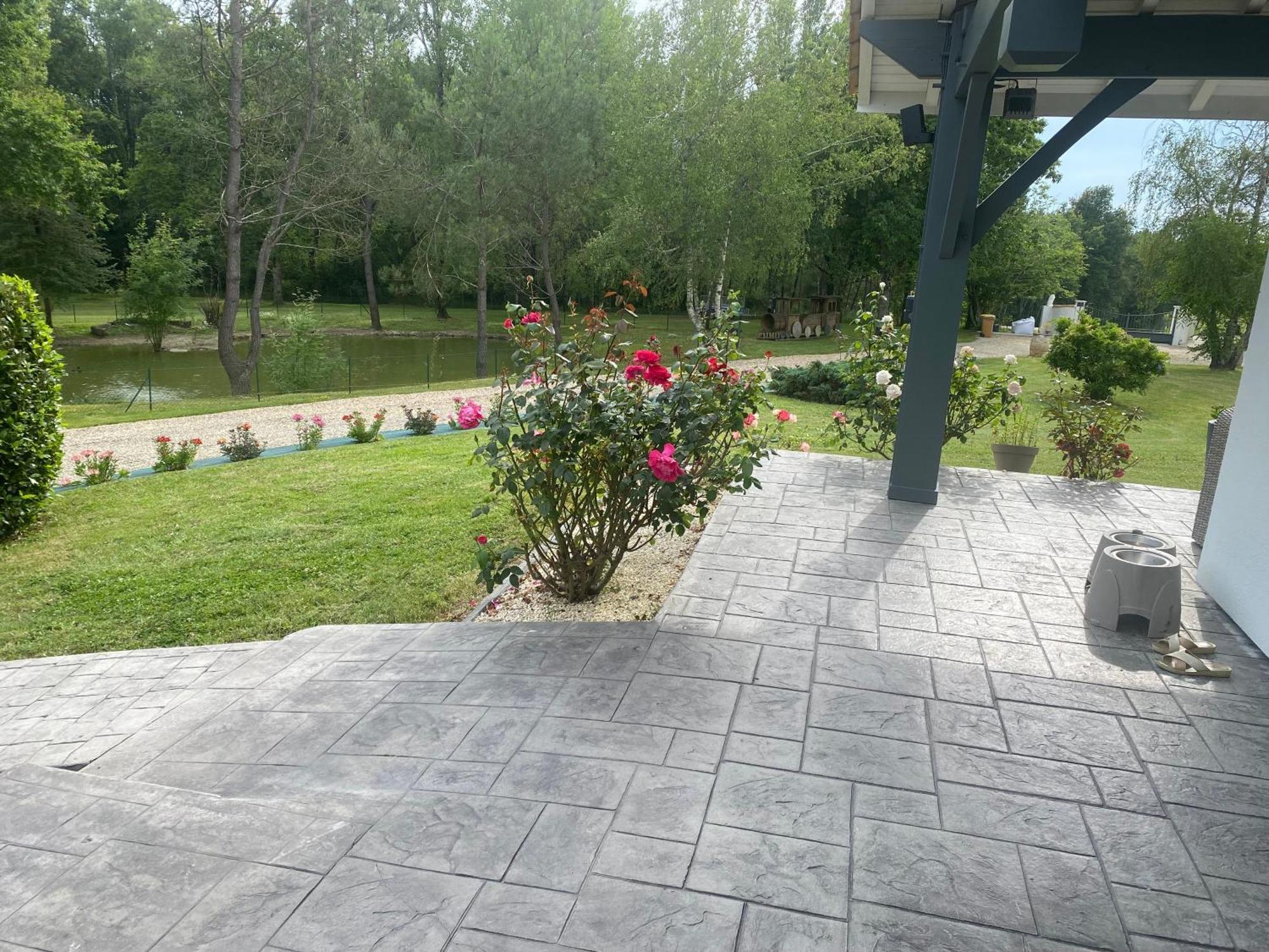 Les Pins Perdus Bed & Breakfast Saint-Ciers-d'Abzac Luaran gambar
